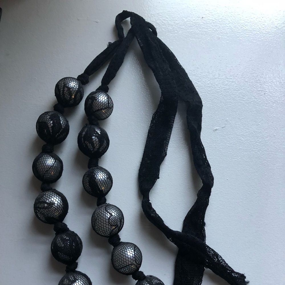 Stunning peril beads and lace necklace worn once